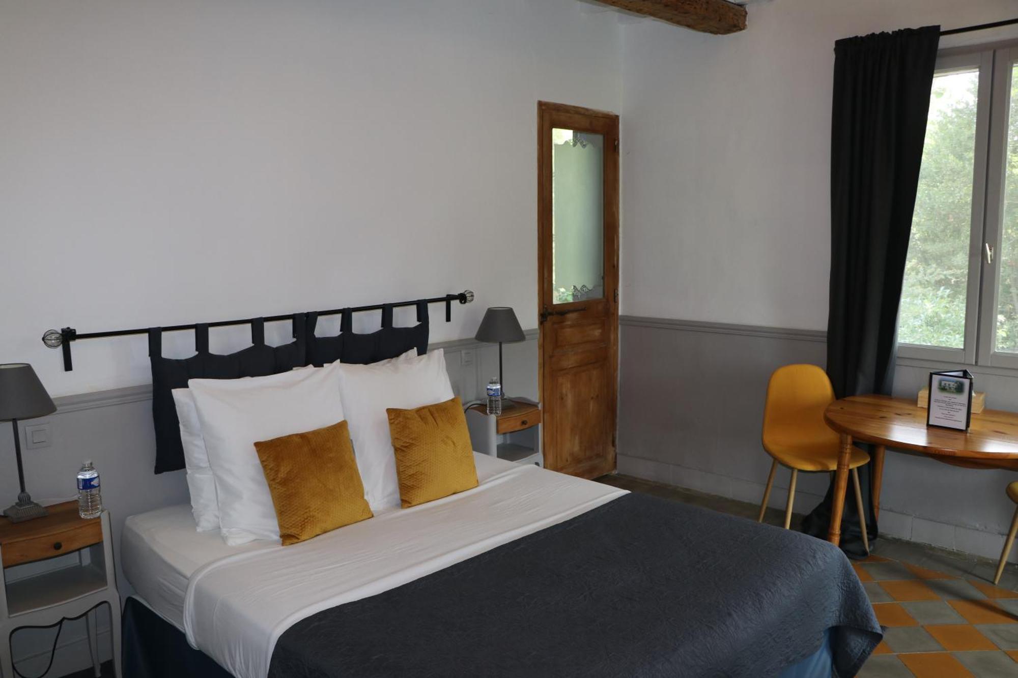 Le Mas Des Cerisiers Jacuzzi Et Sauna Inclus Pour Tous Les Logements Avignon Ngoại thất bức ảnh